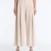 Pantalones cortos de pierna ancha con pliegues y rayas Pantalones cortos de pierna ancha con pliegues y rayas