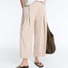 Pantalones cortos de pierna ancha con pliegues y rayas Pantalones cortos de pierna ancha con pliegues y rayas