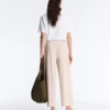 Pantalones cortos de pierna ancha con pliegues y rayas Pantalones cortos de pierna ancha con pliegues y rayas