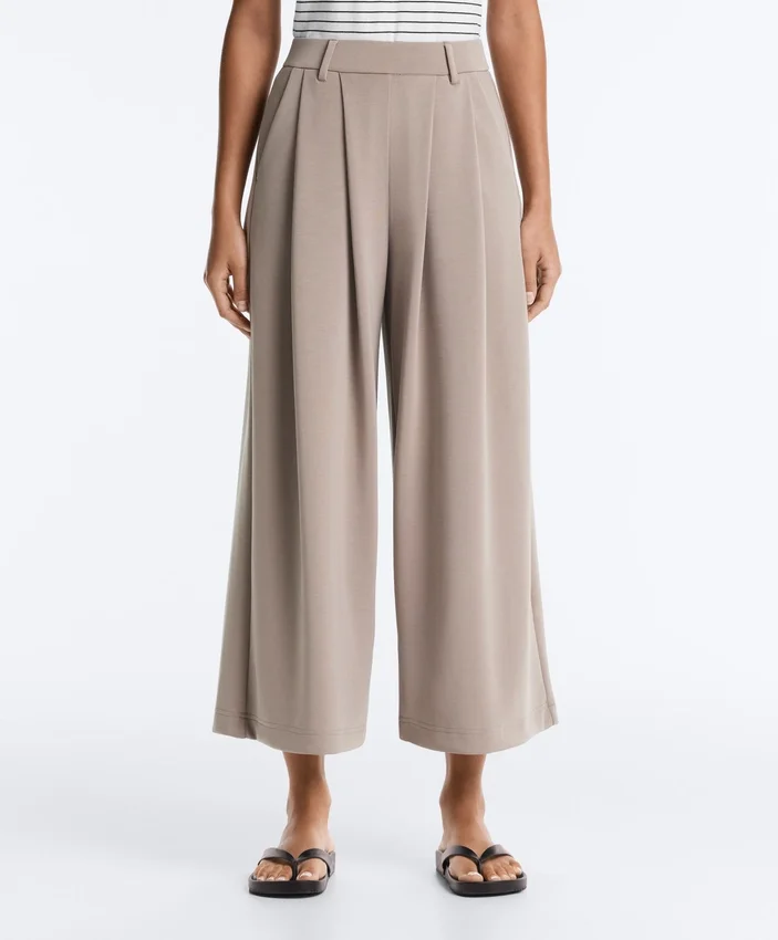 Pantalones cortos de pierna ancha Soft Touch con modal y pliegues Pantalones cortos de pierna ancha Soft Touch con modal y pliegues