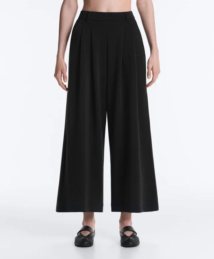 Pantalones cortos de pierna ancha Soft Touch con modal y pliegues Pantalones cortos de pierna ancha Soft Touch con modal y pliegues