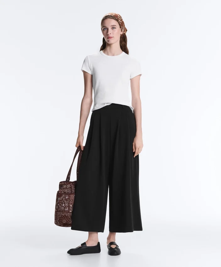 Pantalones cortos de pierna ancha Soft Touch con modal y pliegues Pantalones cortos de pierna ancha Soft Touch con modal y pliegues