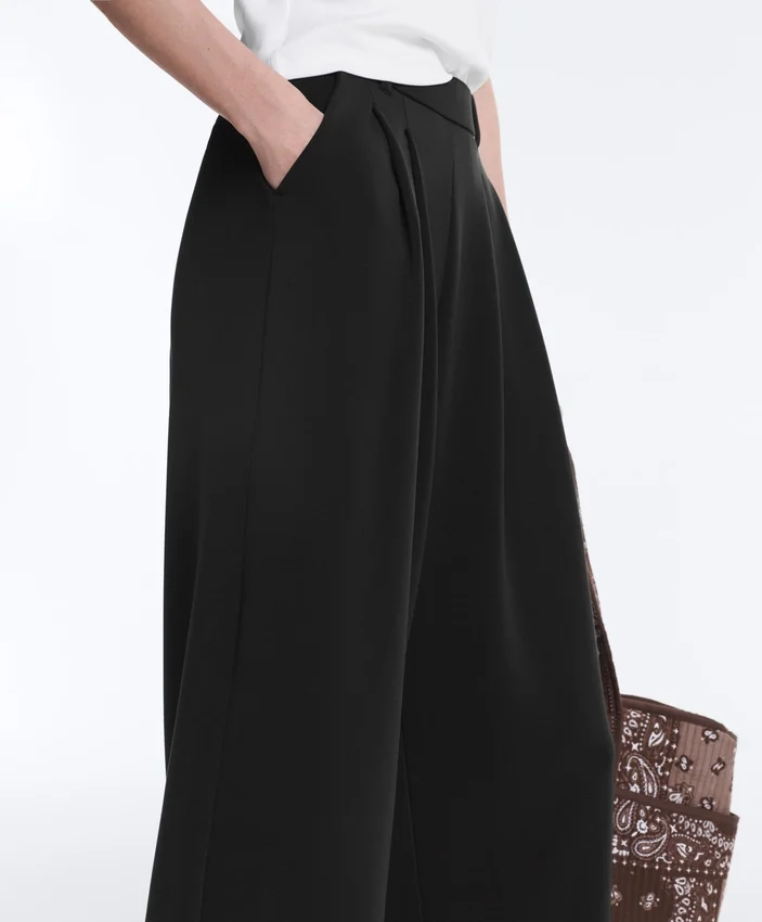 Pantalones cortos de pierna ancha Soft Touch con modal y pliegues Pantalones cortos de pierna ancha Soft Touch con modal y pliegues