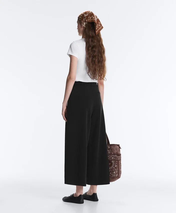 Pantalones cortos de pierna ancha Soft Touch con modal y pliegues Pantalones cortos de pierna ancha Soft Touch con modal y pliegues