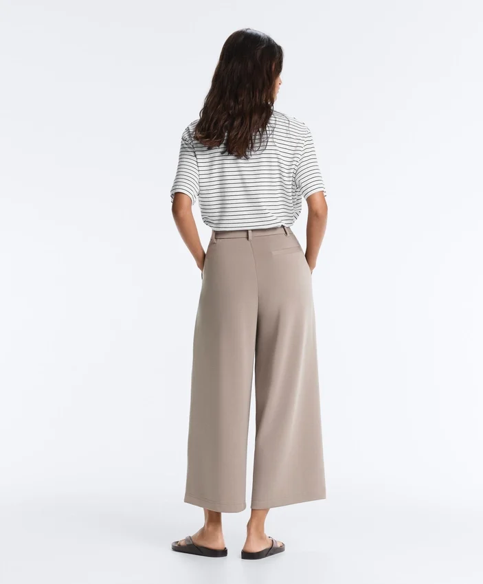 Pantalones cortos de pierna ancha Soft Touch con modal y pliegues Pantalones cortos de pierna ancha Soft Touch con modal y pliegues