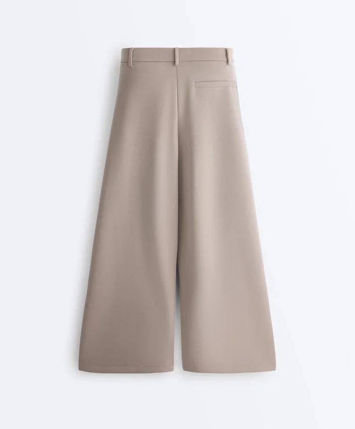 Pantalones cortos de pierna ancha Soft Touch con modal y pliegues Pantalones cortos de pierna ancha Soft Touch con modal y pliegues