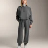 Sudadera con capucha de corte recto y tejido modal cepillado jaspeado Sudadera con capucha de corte recto y tejido modal cepillado jaspeado