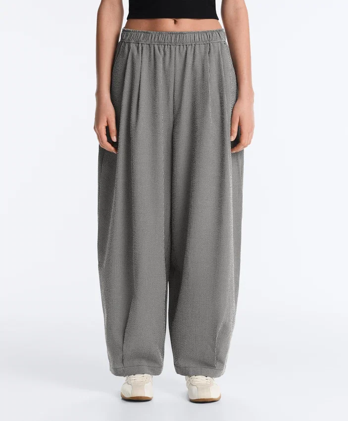 Pantalones de estilo globo de mezcla de lyocell con estampado de cuadros vichy Pantalones de estilo globo de mezcla de lyocell con estampado de cuadros vichy