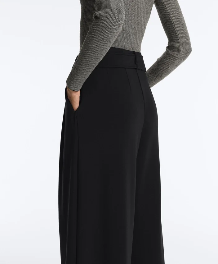 Pantalones de pierna ancha de modal Soft Touch con detalle de pliegues en la cintura Pantalones de pierna ancha de modal Soft Touch con detalle de pliegues en la cintura