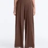 Pantalones de pierna ancha Light Touch con pinzas