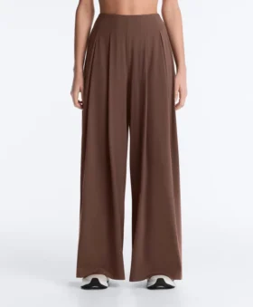 Pantalones de pierna ancha Light Touch con pinzas