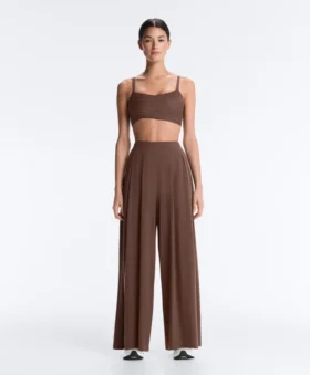 Pantalones de pierna ancha Light Touch con pinzas