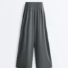 Pantalones de pierna ancha Light Touch con pinzas