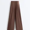 Pantalones de pierna ancha Light Touch con pinzas