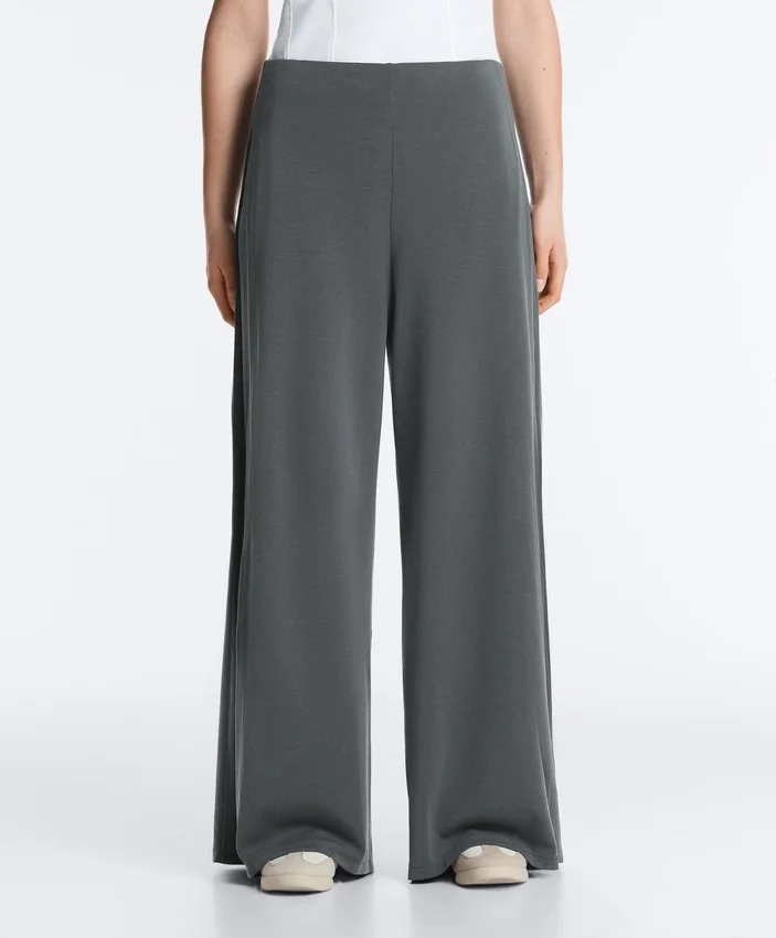 Pantalones de pierna ancha Soft Touch con pliegues laterales y modal Pantalones de pierna ancha Soft Touch con pliegues laterales y modal
