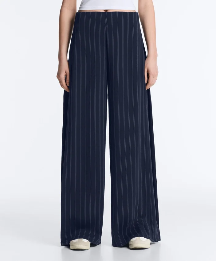 Pantalones de pierna ancha Soft Touch con pliegues laterales y modal Pantalones de pierna ancha Soft Touch con pliegues laterales y modal