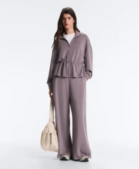 Chaqueta Soft Touch de modal suave al tacto con cintura ajustable y cuello alto