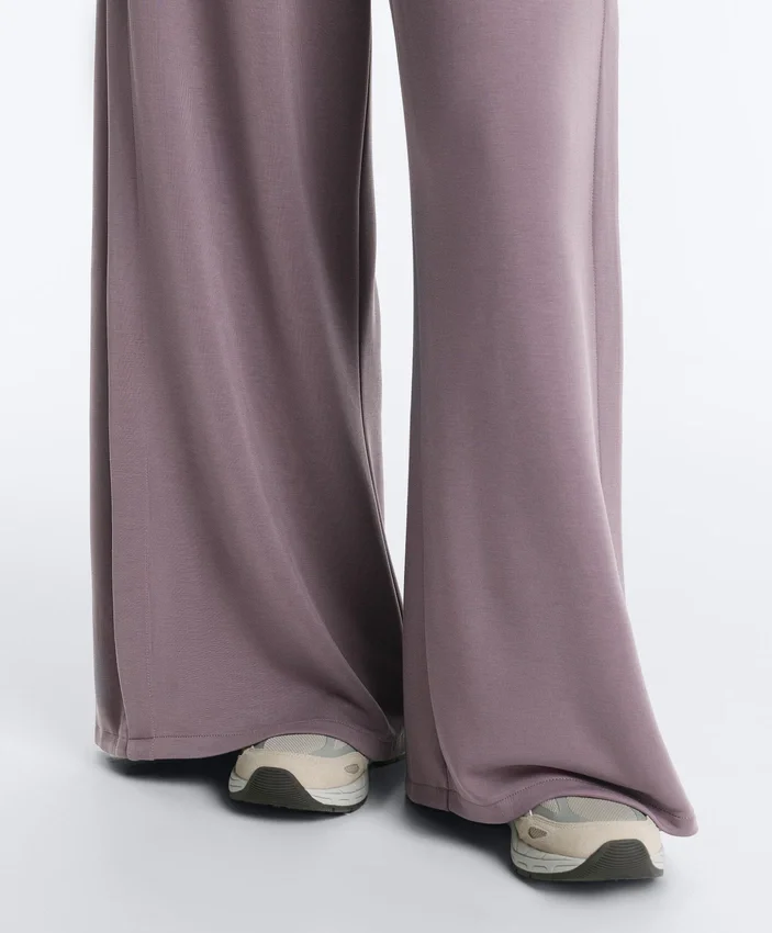 Pantalones de pierna ancha Soft Touch con pliegues laterales y modal Pantalones de pierna ancha Soft Touch con pliegues laterales y modal