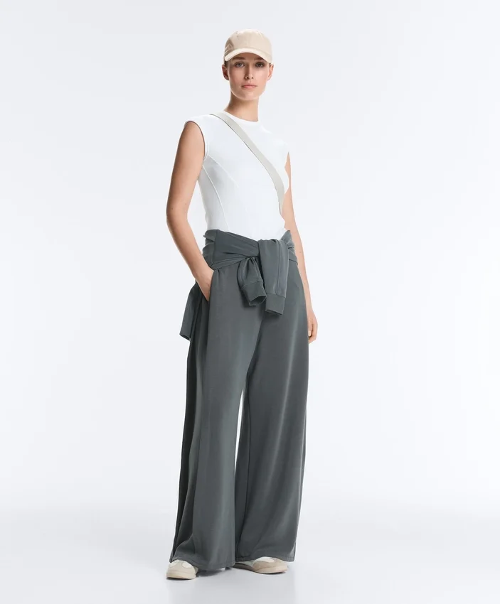 Pantalones de pierna ancha Soft Touch con pliegues laterales y modal Pantalones de pierna ancha Soft Touch con pliegues laterales y modal