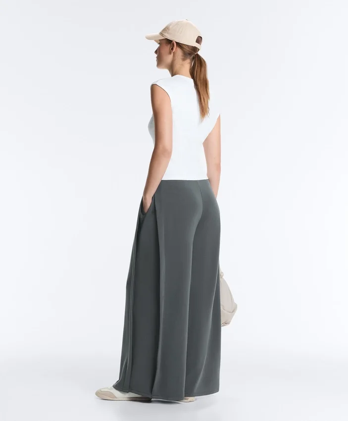 Pantalones de pierna ancha Soft Touch con pliegues laterales y modal Pantalones de pierna ancha Soft Touch con pliegues laterales y modal