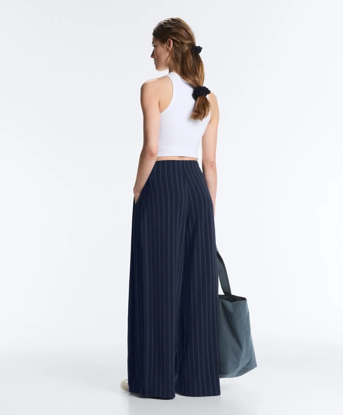 Pantalones de pierna ancha Soft Touch con pliegues laterales y modal Pantalones de pierna ancha Soft Touch con pliegues laterales y modal