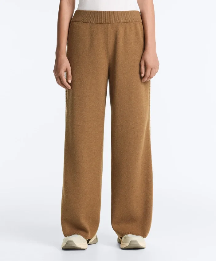 Pantalones de pierna recta con estructura de punto en los laterales Pantalones de pierna recta con estructura de punto en los laterales