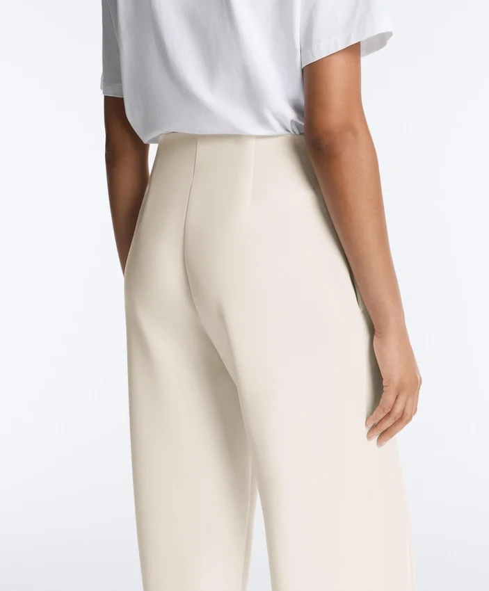 Pantalones de pierna recta con modal Soft Touch y ribetes Pantalones de pierna recta con modal Soft Touch y ribetes