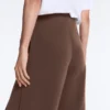 Pantalones de pierna recta con modal Soft Touch y ribetes