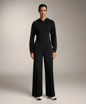 Pantalones de pierna recta con modal y pliegues Pantalones de pierna recta con modal y pliegues