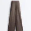 Pantalones de pierna recta con rayas asimétricas y modal