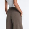Pantalones de pierna recta con rayas asimétricas y modal