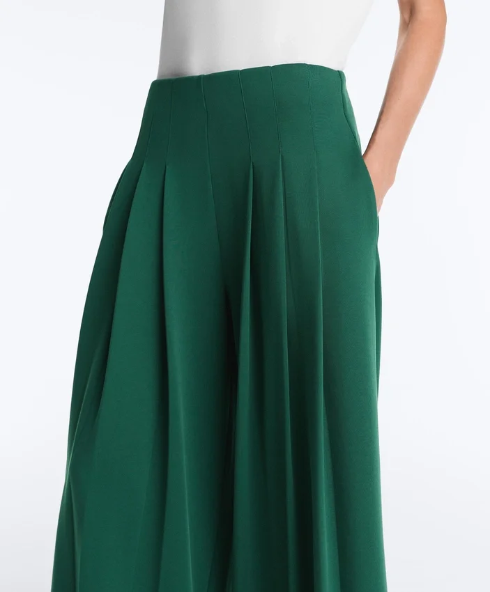 Pantalones de piqué de algodón de pierna ancha con pliegues Pantalones de piqué de algodón de pierna ancha con pliegues