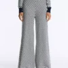 Pantalones de punto de pierna ancha con rayas diagonales