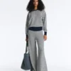 Pantalones de punto de pierna ancha con rayas diagonales