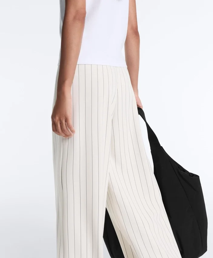 Pantalones de talle alto, pierna ancha y rayas finas de tacto Soft Touch Pantalones de talle alto, pierna ancha y rayas finas de tacto Soft Touch