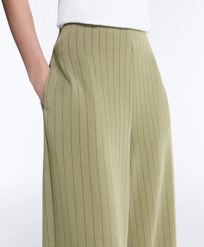 Pantalones de talle alto, pierna ancha y rayas finas de tacto Soft Touch Pantalones de talle alto, pierna ancha y rayas finas de tacto Soft Touch