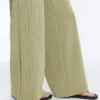Pantalones de talle alto, pierna ancha y rayas finas de tacto Soft Touch Pantalones de talle alto, pierna ancha y rayas finas de tacto Soft Touch