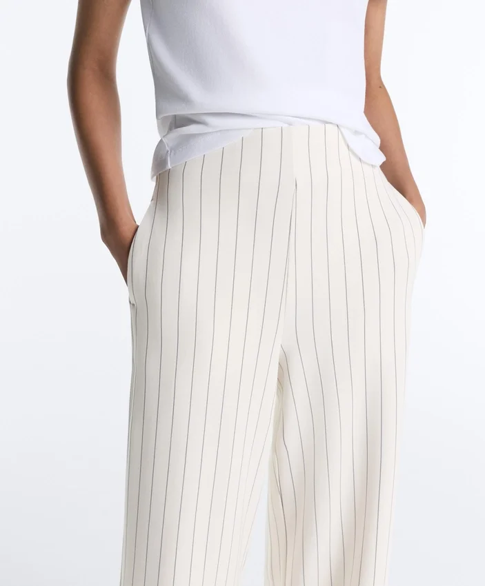 Pantalones de talle alto, pierna ancha y rayas finas de tacto Soft Touch Pantalones de talle alto, pierna ancha y rayas finas de tacto Soft Touch