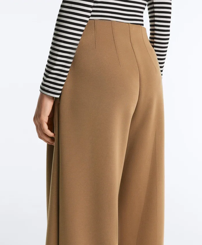 Pantalones de tiro alto de sarga y pierna ancha con pliegues Pantalones de tiro alto de sarga y pierna ancha con pliegues