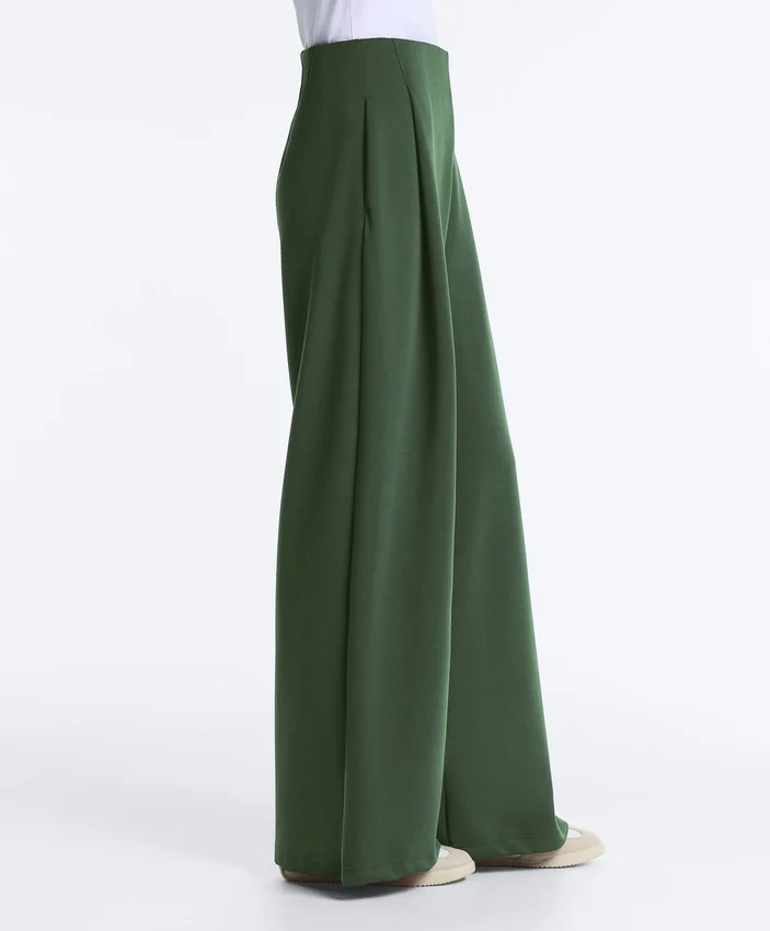 Pantalones de tiro alto de sarga y pierna ancha con pliegues Pantalones de tiro alto de sarga y pierna ancha con pliegues