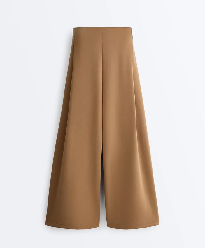 Pantalones de tiro alto de sarga y pierna ancha con pliegues Pantalones de tiro alto de sarga y pierna ancha con pliegues