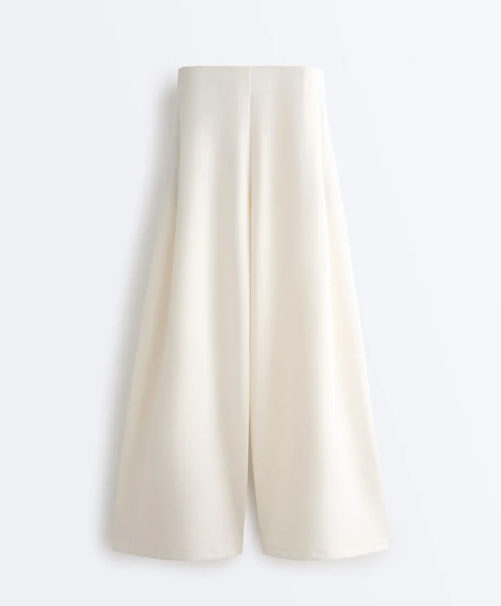 Pantalones de tiro alto de sarga y pierna ancha con pliegues Pantalones de tiro alto de sarga y pierna ancha con pliegues