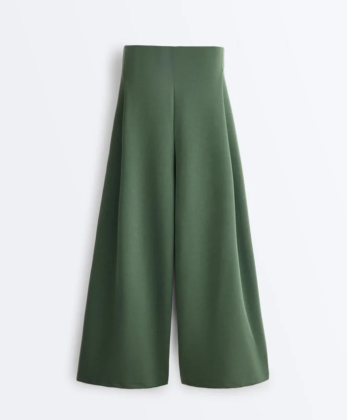 Pantalones de tiro alto de sarga y pierna ancha con pliegues Pantalones de tiro alto de sarga y pierna ancha con pliegues