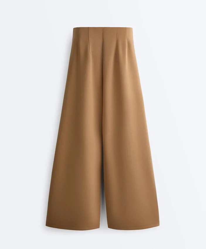 Pantalones de tiro alto de sarga y pierna ancha con pliegues Pantalones de tiro alto de sarga y pierna ancha con pliegues