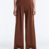 Pantalones largos con modal Soft Touch y detalle de pliegues