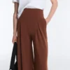 Pantalones largos con modal Soft Touch y detalle de pliegues