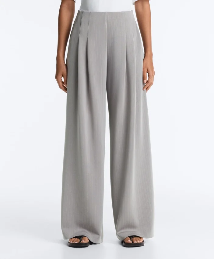 Pantalones largos plisados con modal Soft Touch Pantalones largos plisados con modal Soft Touch