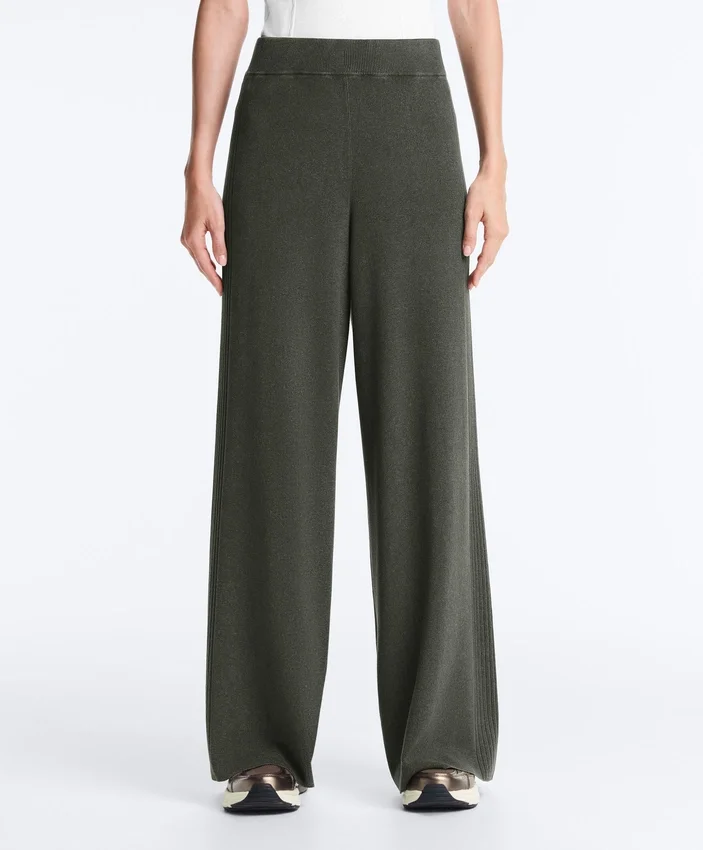 Pantalones rectos de punto acanalado Pantalones rectos de punto acanalado