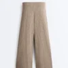 Pantalones rectos de punto acanalado Pantalones rectos de punto acanalado