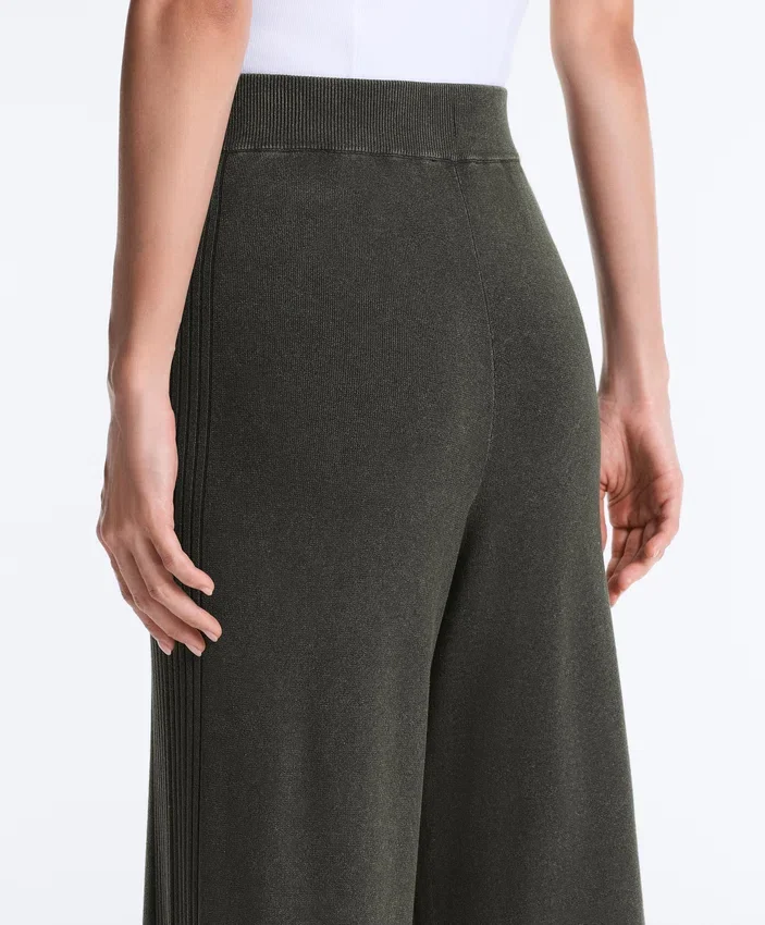 Pantalones rectos de punto acanalado Pantalones rectos de punto acanalado